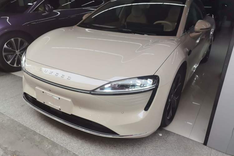 Used Hima Luxeed S7 2025 855 km Max