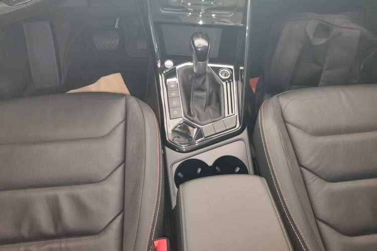 Used Volkswagen Tayron 2022 280TSI Two-Wheel Drive Luxury Smart Connectivity Version
