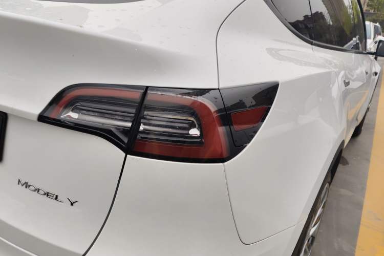 Used Tesla Model Y 2021 Standard Range Rear-Wheel Drive Version
