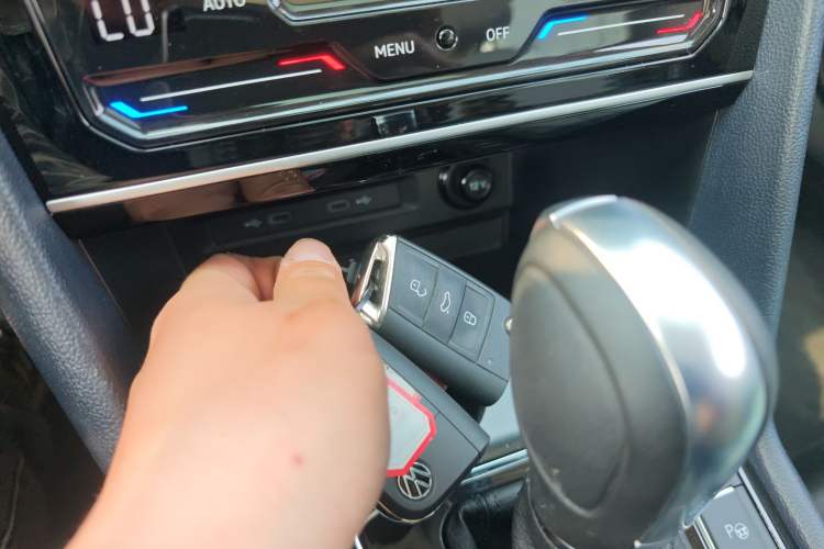 Used Volkswagen Tharu 2024 300TSI Two-Wheel-Drive Moon Luxury Edition Vehicle Key