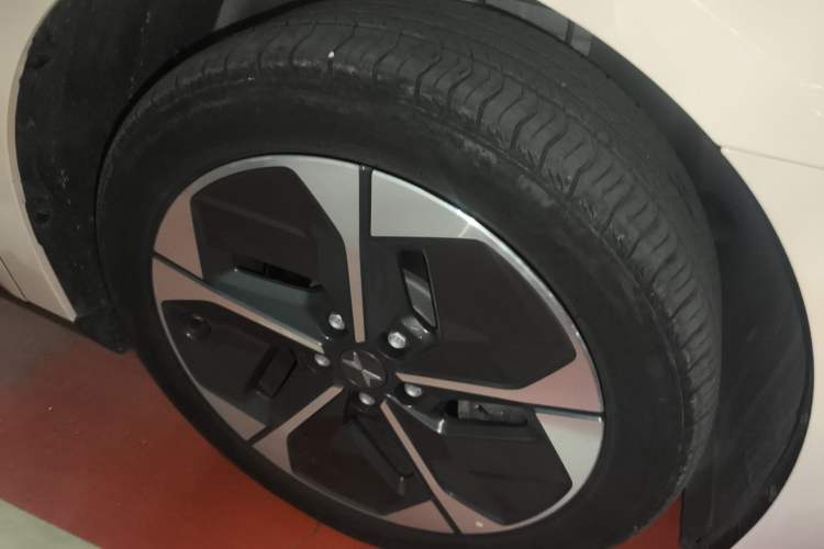 Used XPeng MONA M03 2024 620 with Ultra-Long Range Exterior 7