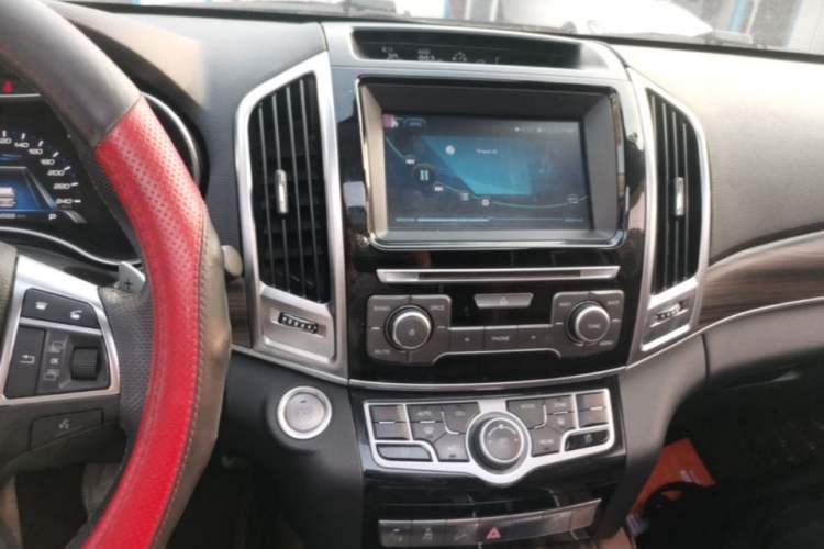 Used Haval H9 2017 2.0T Gasoline 4x4 Premium 5-Seater Audio And AC Panel