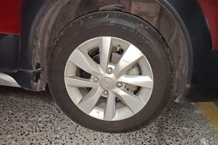 Used Nissan Livina 2013 Jingrui 1.6XL Manual Comfort Edition Right Front Wheel Hub