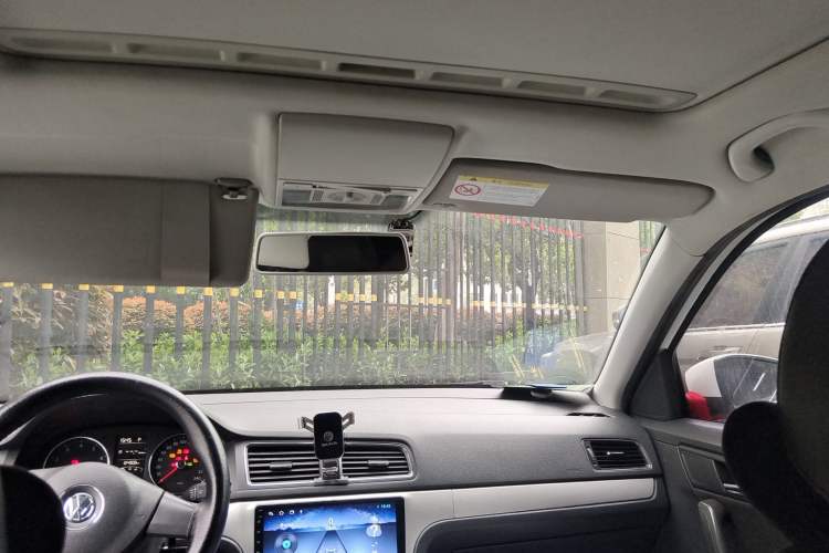 Used Volkswagen Gran Lavida 2013 1.6L Automatic Comfort Model Headliner