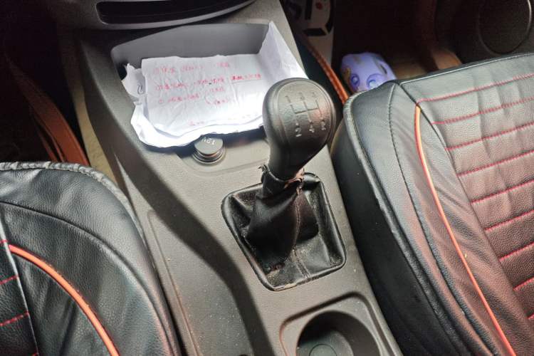 Used Wuling Hongguang 2016 1.5L S1 Deluxe Model China V-standard Gear Lever