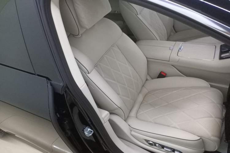 Used Hima Stelato S9 2025 Extended-Range Ultra Right Front Seat