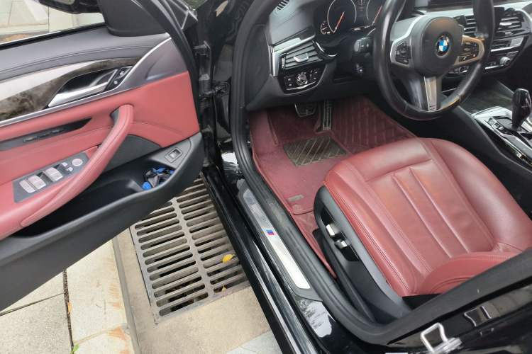 Used BMW 5 Series 2019 530Li Leading Model M Sport Package Driver Seat