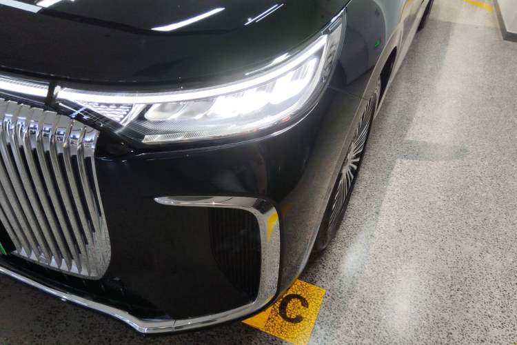 Used VOYAH Dream 2025 PHEV Four-Wheel Drive Excellence Kunpeng Edition