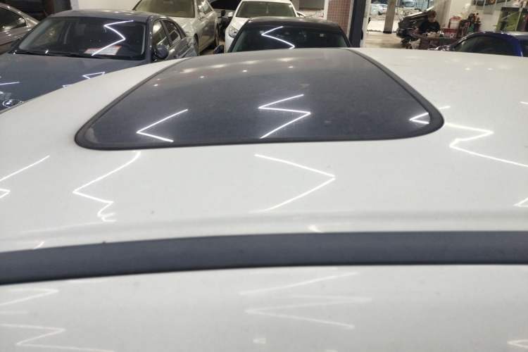 Used Honda Jade 2014 1.8L Automatic Comfort Elite Version 5 Seats Roof