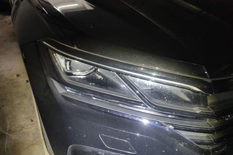 Used Volkswagen Touareg 2023 3.0 TSI Luxury Edition Obsidian Black Sport Package Right Front Headlight