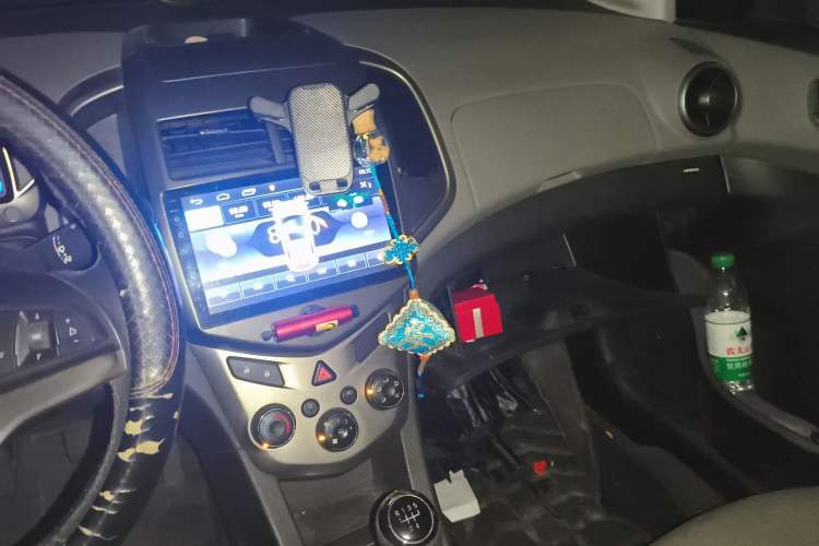 Used Chevrolet Aveo Sonic 2011 Sedan 1.6L Manual Transmission SX