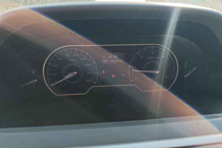 Used SAIC MAXUS Xintu V80 2021 2.0T Manual Classic Aoyuntong Short Wheelbase Mid-Height 7/8/9-Seater