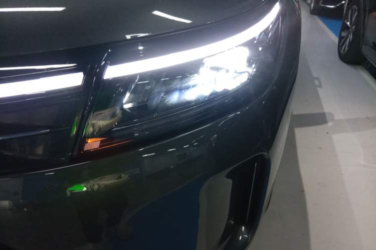 Used Hima AITO M7 2022 1.5T Four-Wheel Drive Luxury Edition Left Front Headlight