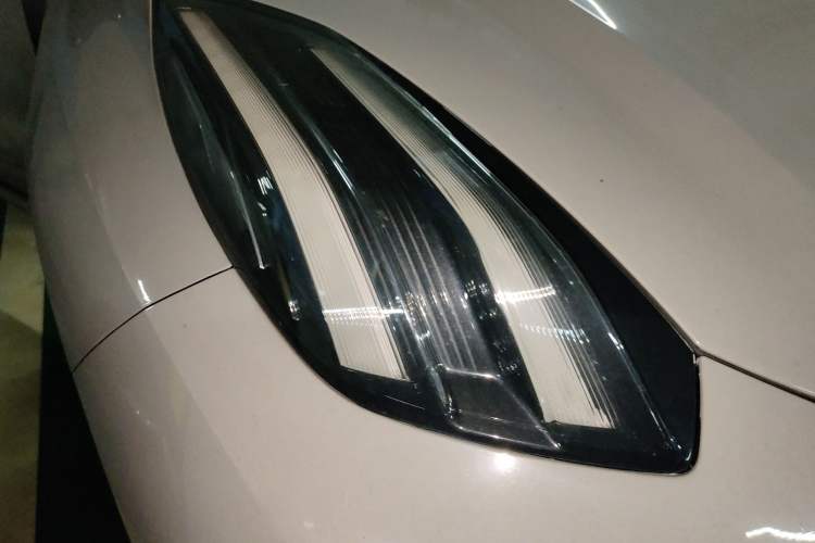 Used Lynk & Co 09 2024 2.0T Four-Wheel Drive Sport Edition Five Seats Right Front Headlight