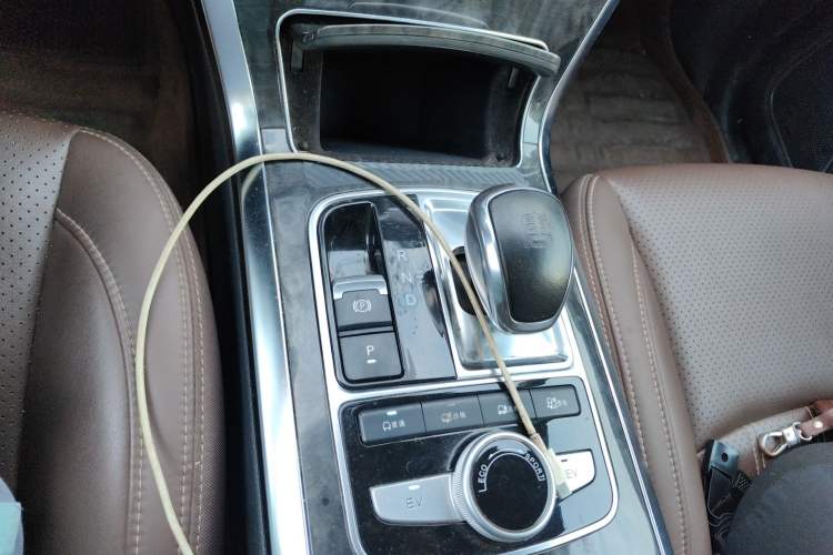 Used BYD Tang New Energy 2017 2.0T All-Wheel Drive Hyatt Model
