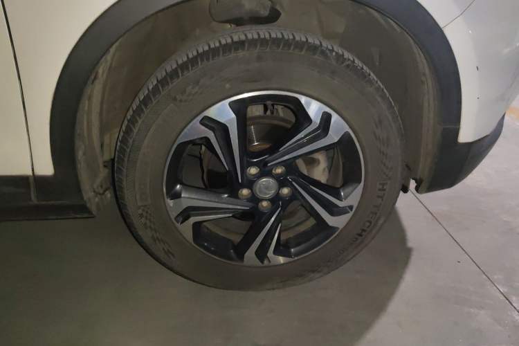 Used Dongfeng Aeolus AX7 2016 1.4T Manual Zhuyue Model
