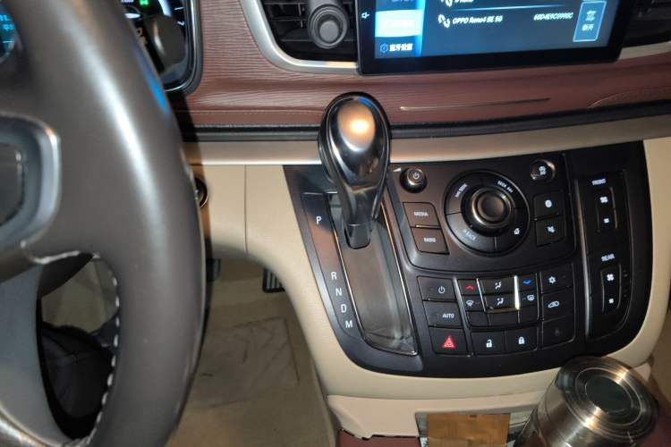 Used Buick GL8 2018 28T Luxury Model China VI Standard