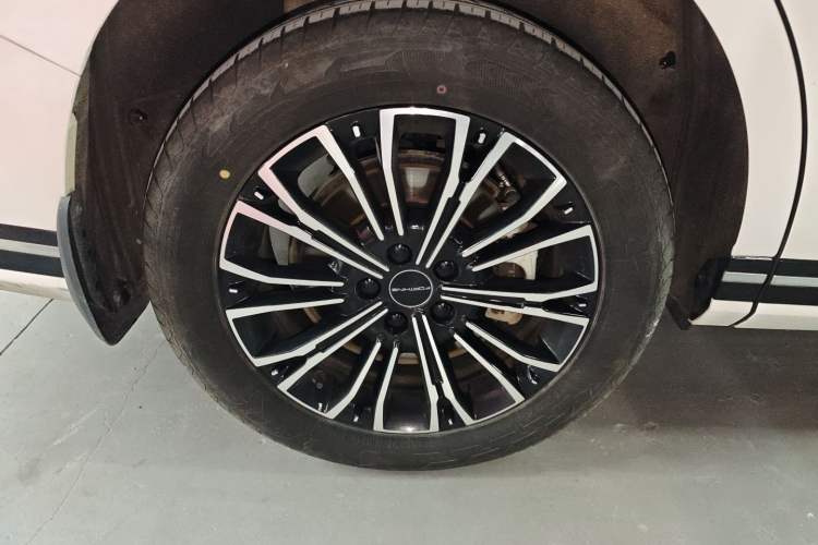 Used FORTHING Xinghai V9 2024 1.5TD 200km Chinese Knot Series Luxury Version
