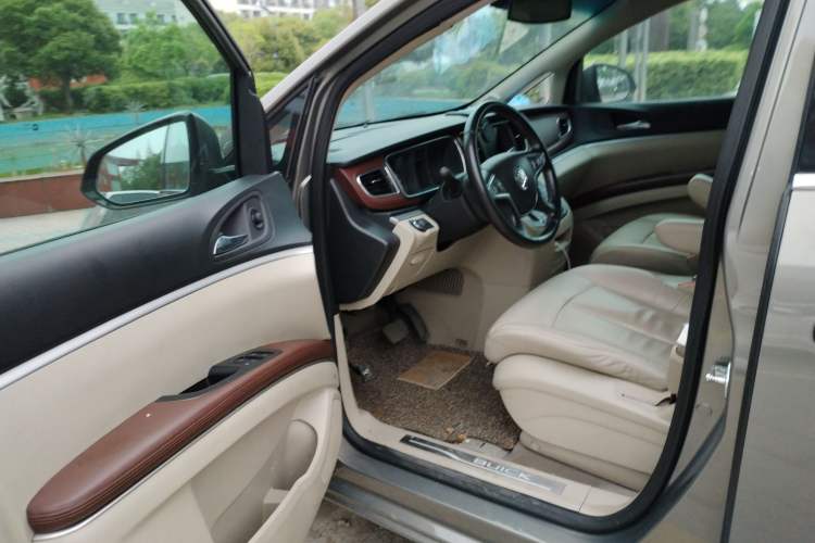 Used Buick GL8 2017 25S Prestige Version China V Standard Driver Seat