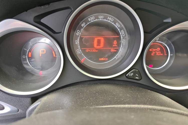 Used Citroen C4L 2014 1.6THP Intelligent Drive Automatic Dynamic Model Odometer Close Up