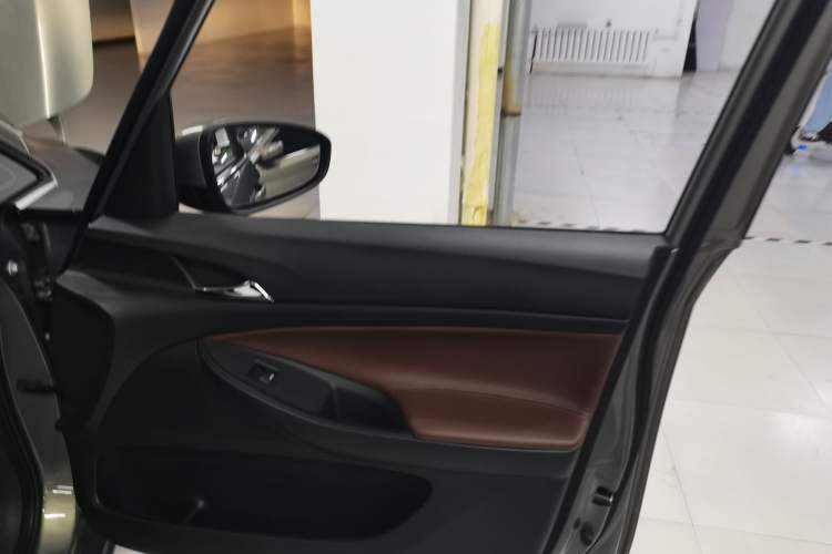 Used Buick GL6 2019 18T 6-Seater Connected Luxury Version China VI Standard