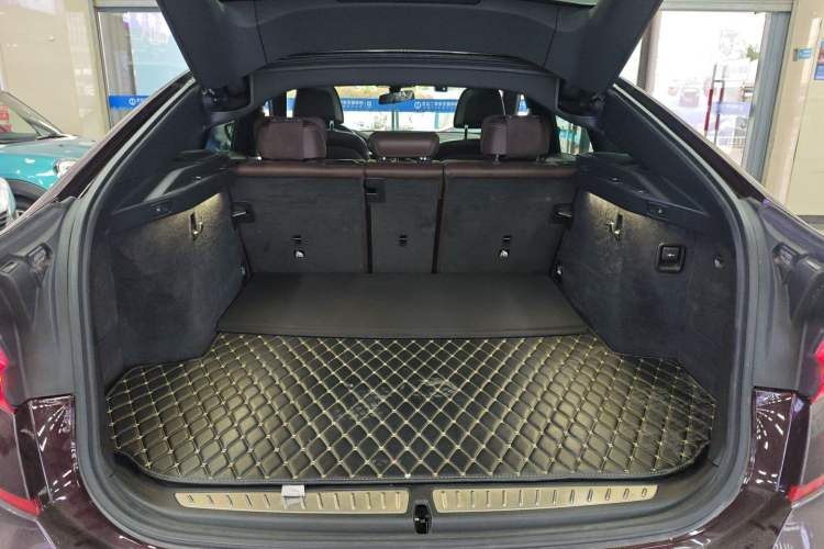 Used BMW 6 Series GT 2018 640i xDrive M Sport Package
