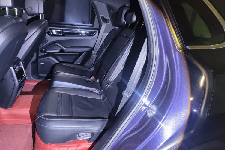 Used Porsche Cayenne 2018 Cayenne 3.0T Left Rear Seat