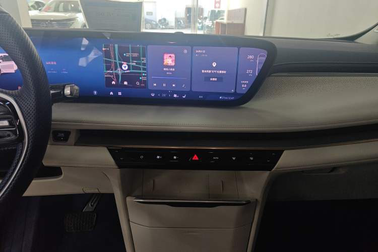 Used Buick GL8 New Energy 2024 Lu Zun Luxury Edition 7-Seater Audio And AC Panel