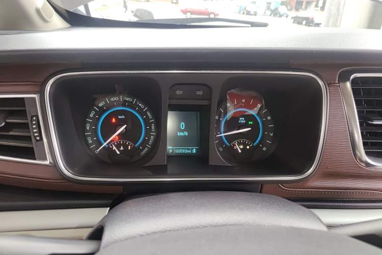 Used Buick GL8 2015 2.4L Luxury Business Premium Edition