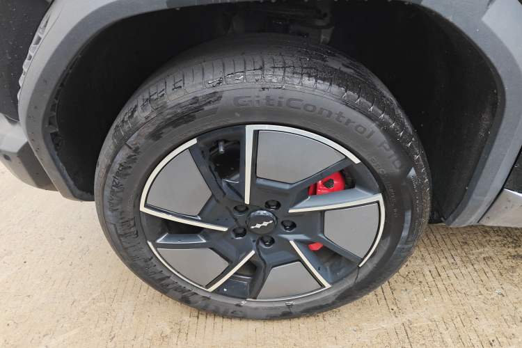 Used Formula Leopard Titanium 3 2025 501KM All-Wheel Drive Intelligent Driving Ultra Version Exterior 4