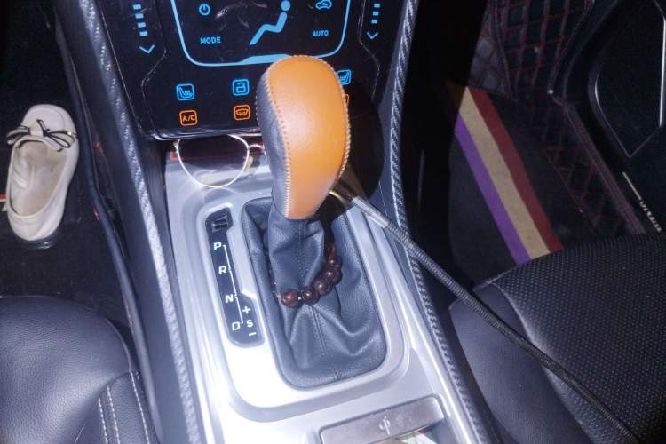 Used JMC Yusheng S330 2016 1.5L GTDi Automatic Two-Wheel Drive Flagship Edition