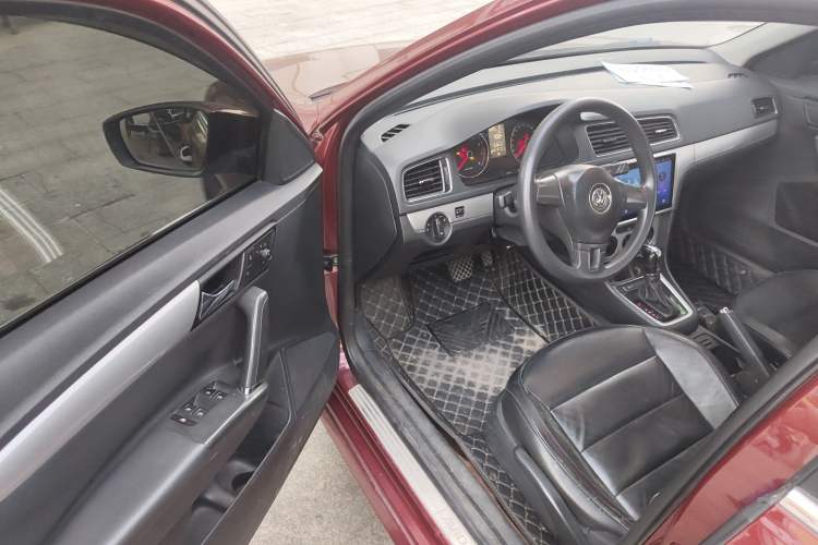 Used Volkswagen Gran Lavida 2013 1.6L Automatic Comfort Model