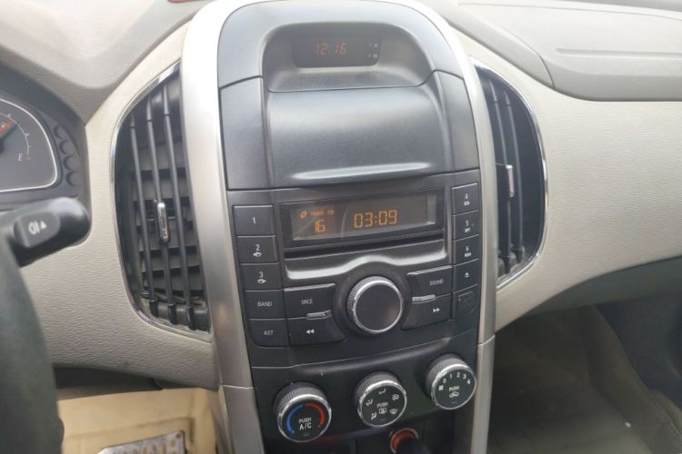 Used Baojun 630 2011 1.5L manual Comfort trim level