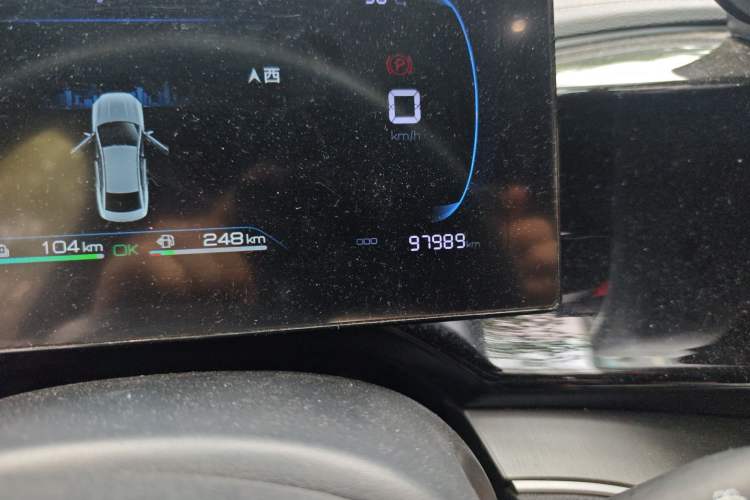 Used BYD Qin PLUS 2023 Champion Edition DM-i 120KM Leading Model Odometer Close Up