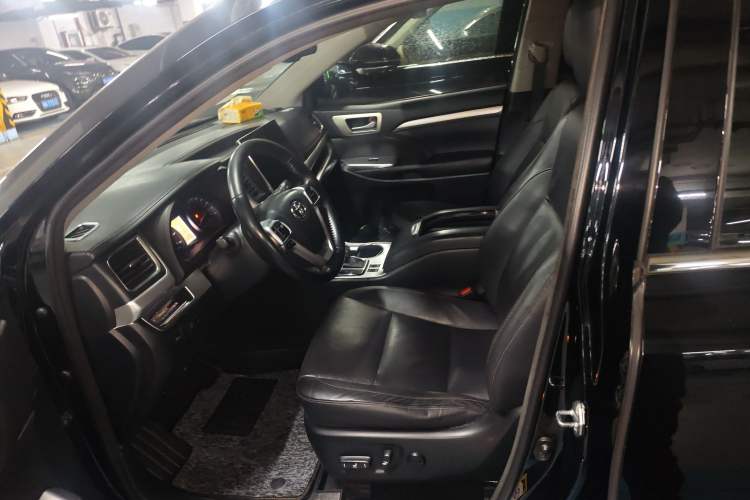 Used Toyota Highlander 2017 2.0T Four-Wheel Drive Luxury Edition 7 Seats