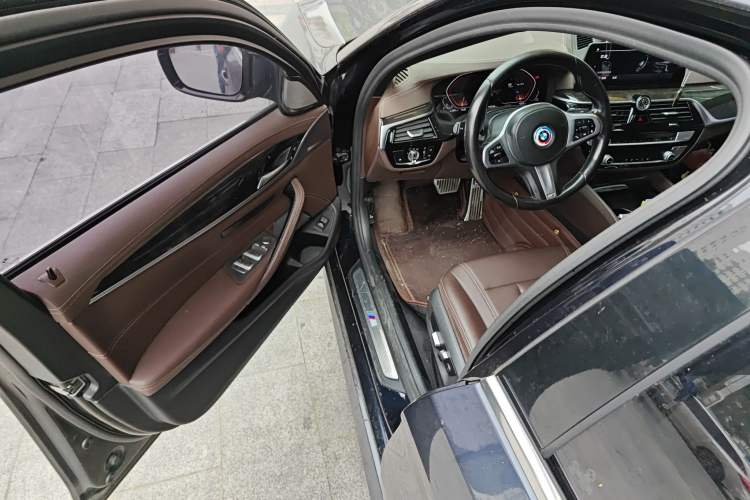 Used BMW 5 Series 2020 525Li M Sport Package
