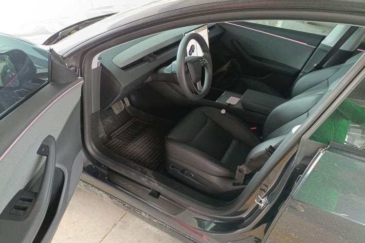 Used Tesla Model 3 2023 Rear-Wheel-Drive Version
