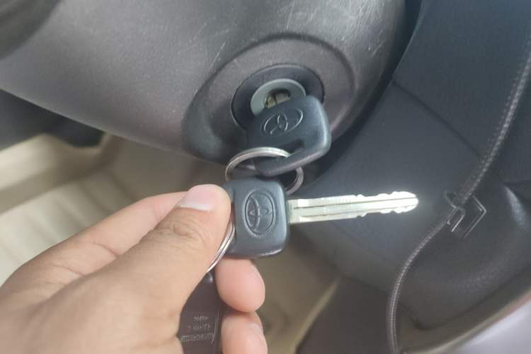 Used Toyota YARiS L Zhi Xuan 2015 1.5E Automatic Charm Edition
