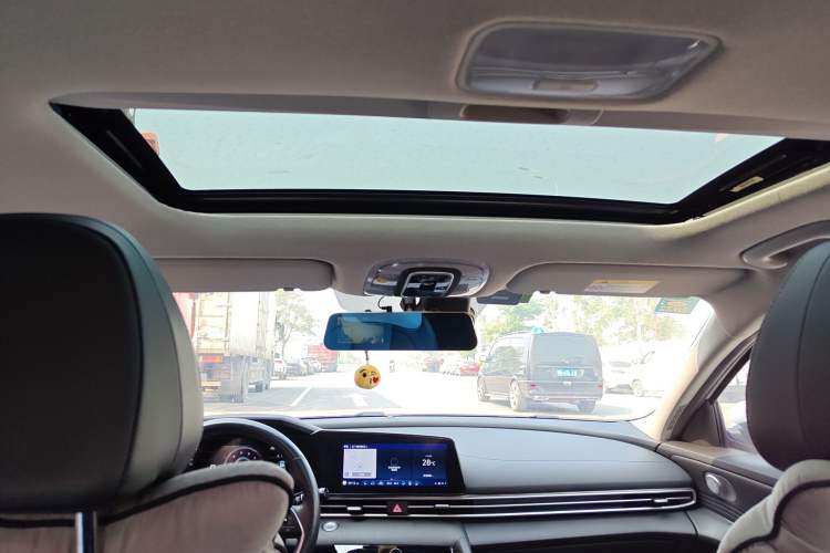 Used Hyundai Elantra 2021 1.5L CVT LUX Prestige Edition