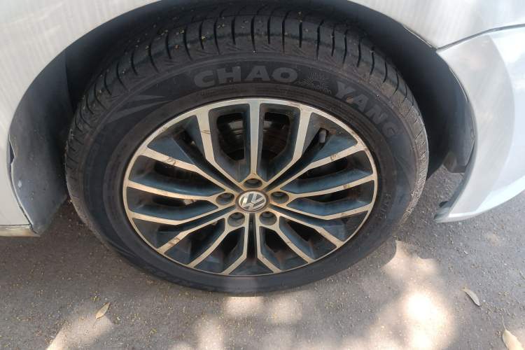 Used Volkswagen Gran Lavida 2014 1.4TSI Automatic 30th Anniversary Edition
