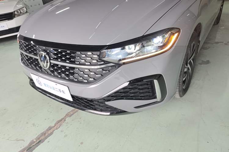 Used Volkswagen Lavida 2024 1.5L Automatic Starry Sky 5 Million Edition Left Front Headlight