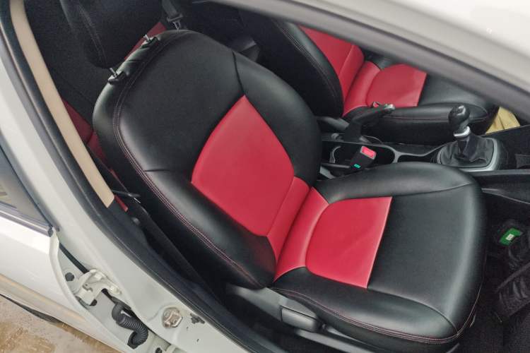 Used Kia K2 2015 Sedan 1.4L MT GLS Right Front Seat