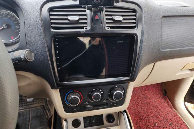 Used Dongfeng Fengon 330 2014 1.3L Manual Utility Version DK13-07 Audio And AC Panel