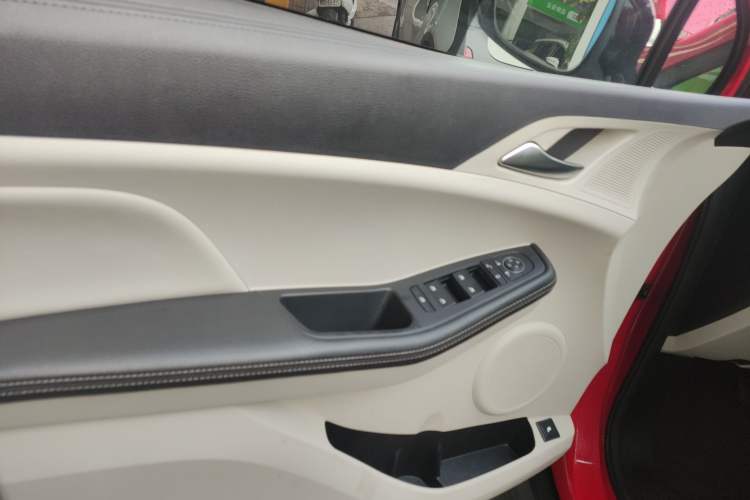 Used BYD Yuan Pro 2021 401 km Luxury Version Left Front Door Interior