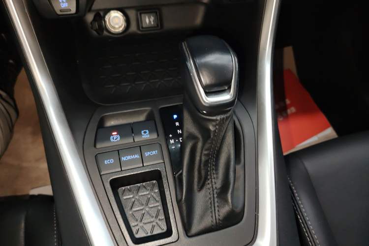 Used Toyota Wildlander 2022 2.0L CVT Two-Wheel Drive Luxury PLUS Edition
