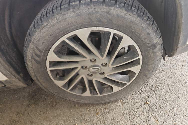 Used GAC Trumpchi GS4 2017 235T Automatic Two-Wheel Drive Elite Edition Right Front Wheel Hub