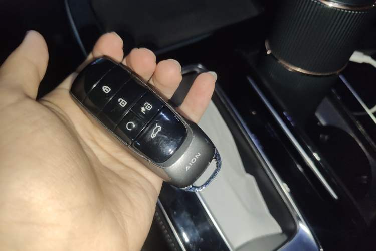 Used AION V 2023 Plus 70 Smart Tech Edition Lithium Iron Phosphate Vehicle Key