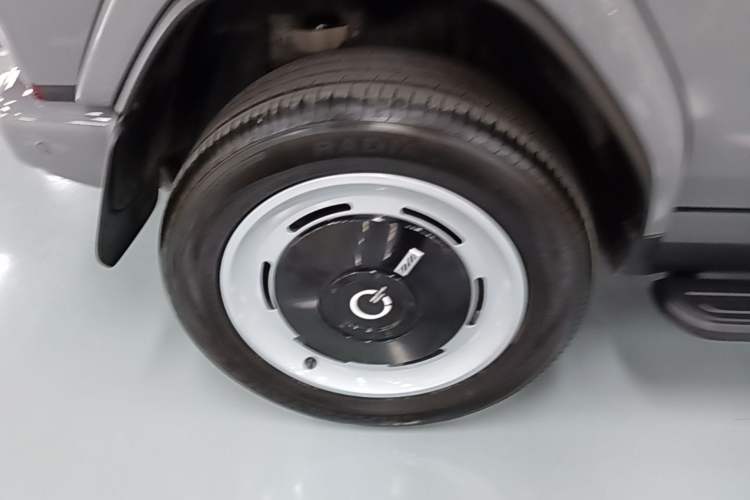 Used iCAR V23 2025 401 Two-Wheel Drive Intelligent Driving Version
