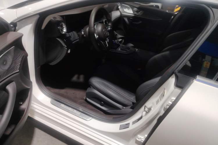 Used Mercedes-Benz CLS 2018 CLS 300 Luxury Model