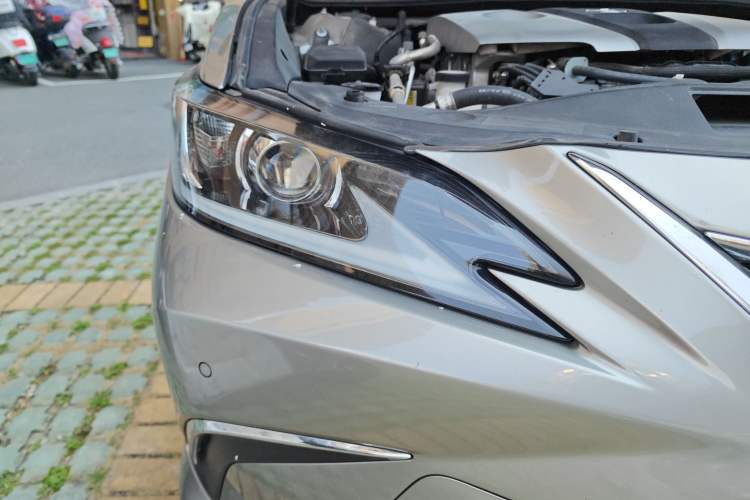 Used Lexus ES 2020 300h Premier Edition
